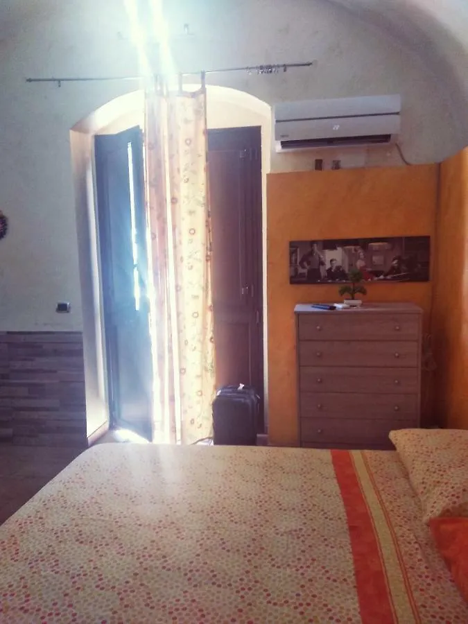 Dante Rooms Catania Bed & Breakfast